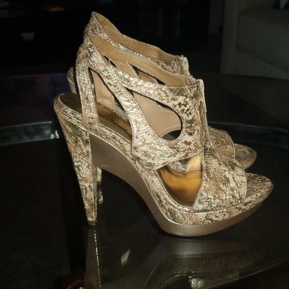 Michael Antonio Gold Snakeskin Zip Up Heels - Picture 3 of 8